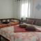 CASA com ACOMODAÇÃO para 6 PESSOAS