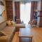 Designer Family Chalet I 5 min walk to Ski Lifts & 1 min to Shops I Mountain View