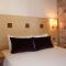 The Warwick Arms Hotel