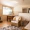 Hillview Cottages
