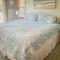 Raspberry Duck - Duck Landing, 525 Yds to Beach, Pool, Tiki Bar, Hot Tub, Close to Downtown