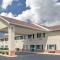 Super 8 by Wyndham Three Rivers - Three Rivers