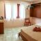 Hugs Guesthouse