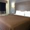 Hotel Royale IAH Airport North Houston I-45