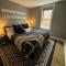Cozy unit King bed & laundry
