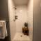 Cozy unit King bed & laundry