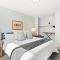 Modern 1BR - Fast WiFi - Coffee Bar - Pet Friendly