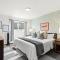 Modern 1BR - Fast WiFi - Coffee Bar - Pet Friendly