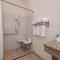 Holiday Inn Express & Suites Washington - Meadow Lands by IHG