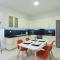 Metaxakis Home