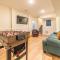 Dolphins Song -Corolla, Villages at Ocean Hill, 350 Yds to Beach, Pets OK, Hot Tub, Community Pools