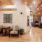 Hillside Hideaway - game rm - master spa - Luxury