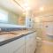 Sea Fever - Duck, Saltaire, 130 Yds to Beach, Ocean View, Pool, Hot Tub, Tiki Bar, Flex Stays