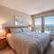 Ocean Song - 2 Bedroom Oceanfront Penthouse Condo in Kill Devil Hills, Spacious Layout