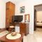 DOWNTOWN ROOMS
