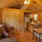 Arrowhead Camping Resort Deluxe Cabin 4 - Douglas Center