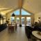 Modern waterfront rorbu with terrace and stunning sea view - free parking