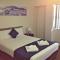Lees Hotel