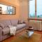 ALTIDO Warm Family Flat for 6 with Terrace in Milan