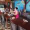 Three Ken Homestay & Cafe