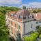 Beautiful large stylish villa centrally located in Pons