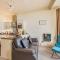 2 Bed in Tenby oc-fb233