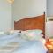 2 Bed in Tenby oc-fb233