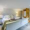 4 Bed in Lymington oc-nfl94