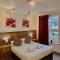 Riverside Hotel