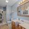 Creekview Cabin - Hot Tub, EV Station, Pet Friendly, Screen Porch, Wifi, Grill, Fire Pit, Deck, Family Friendly, Game Room, King Bed