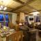 Chalet Cristalliers - 5 Bedroom luxury chalet in central Chamonix with log fire and hot tub - 夏蒙尼-勃朗峰