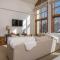 Colonnade Residence 11