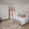 Colonnade Residence 11