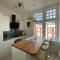 High Street 3BR city views near beach - Groups, Families, Contractors