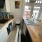 High Street 3BR city views near beach - Groups, Families, Contractors