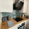 High Street 3BR city views near beach - Groups, Families, Contractors