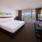 Cairns Harbourside Hotel