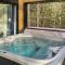 Le Bleu Bourgeois - Chalet 6 pers Spa privé Piscine Sauna - Resort près de Québec