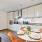 2-Bed Flat Sleeps 4 - Parking & Wheelchair Access
