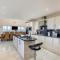 7 Bed in Caerwys oc-58357