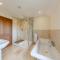7 Bed in Caerwys oc-58357
