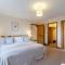 7 Bed in Caerwys oc-58357