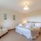 7 Bed in Caerwys oc-58357