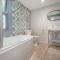 2 Bed in Beaumaris oc-wai218
