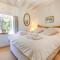 3 Bed in Helford oc-hcwedn