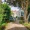 3 Bed in Holt oc-1987