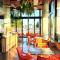 Breakfast & Dinner Included - Top-Floor Apartment Maroochydore CBD