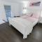 Sleek Minimalist Studio at Inner City - 布达佩斯