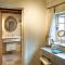Courtyard Cottages Lymington, 2 Adults only