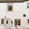 Courtyard Cottages Lymington, 2 Adults only